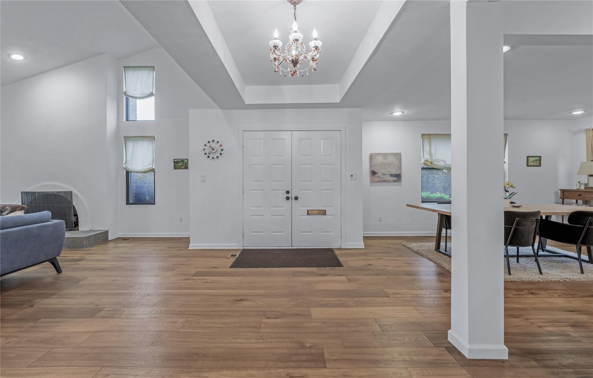 291 Starling Court, Manhasset, NY 11030