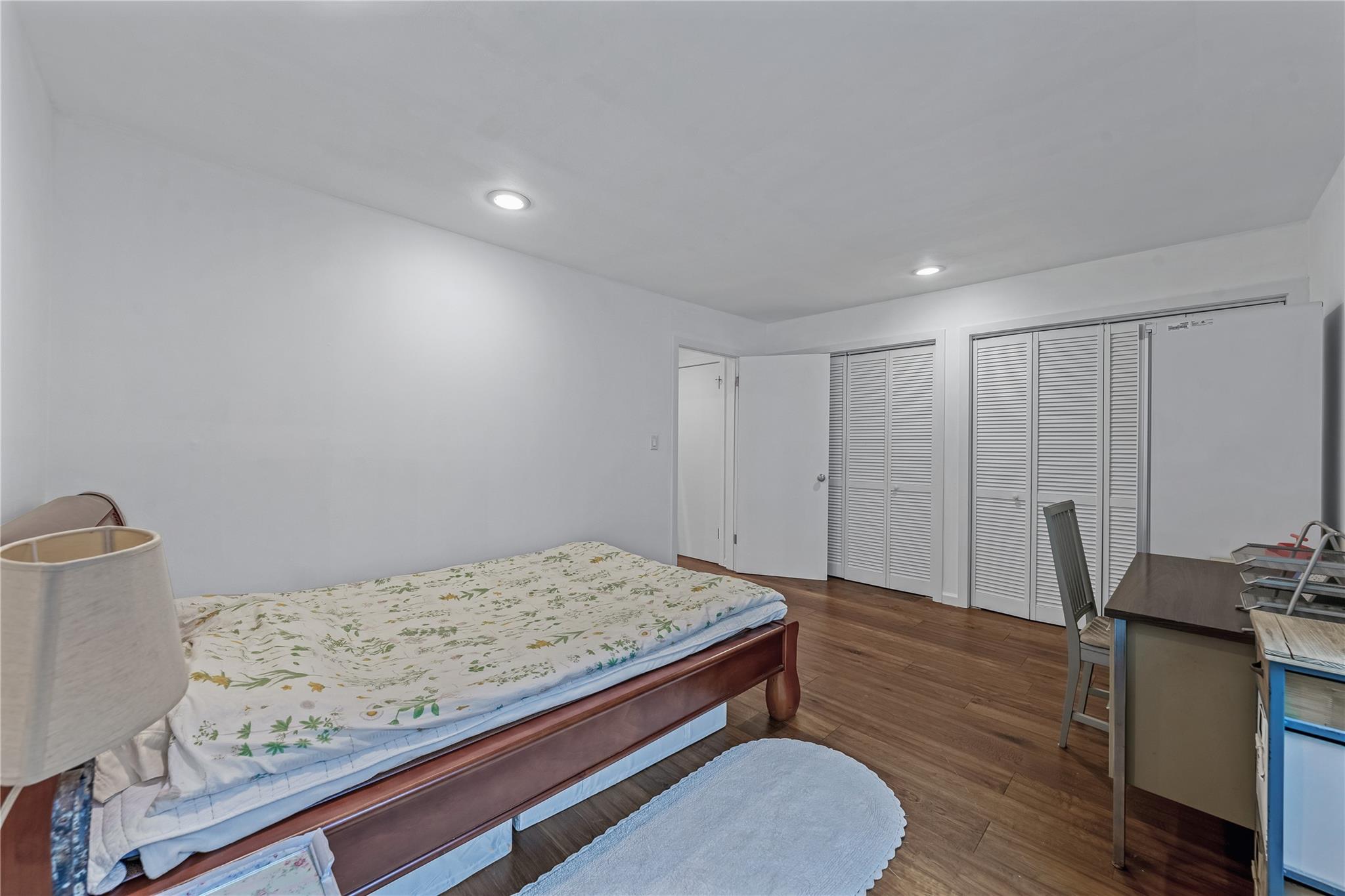 291 Starling Court, Manhasset, NY 11030