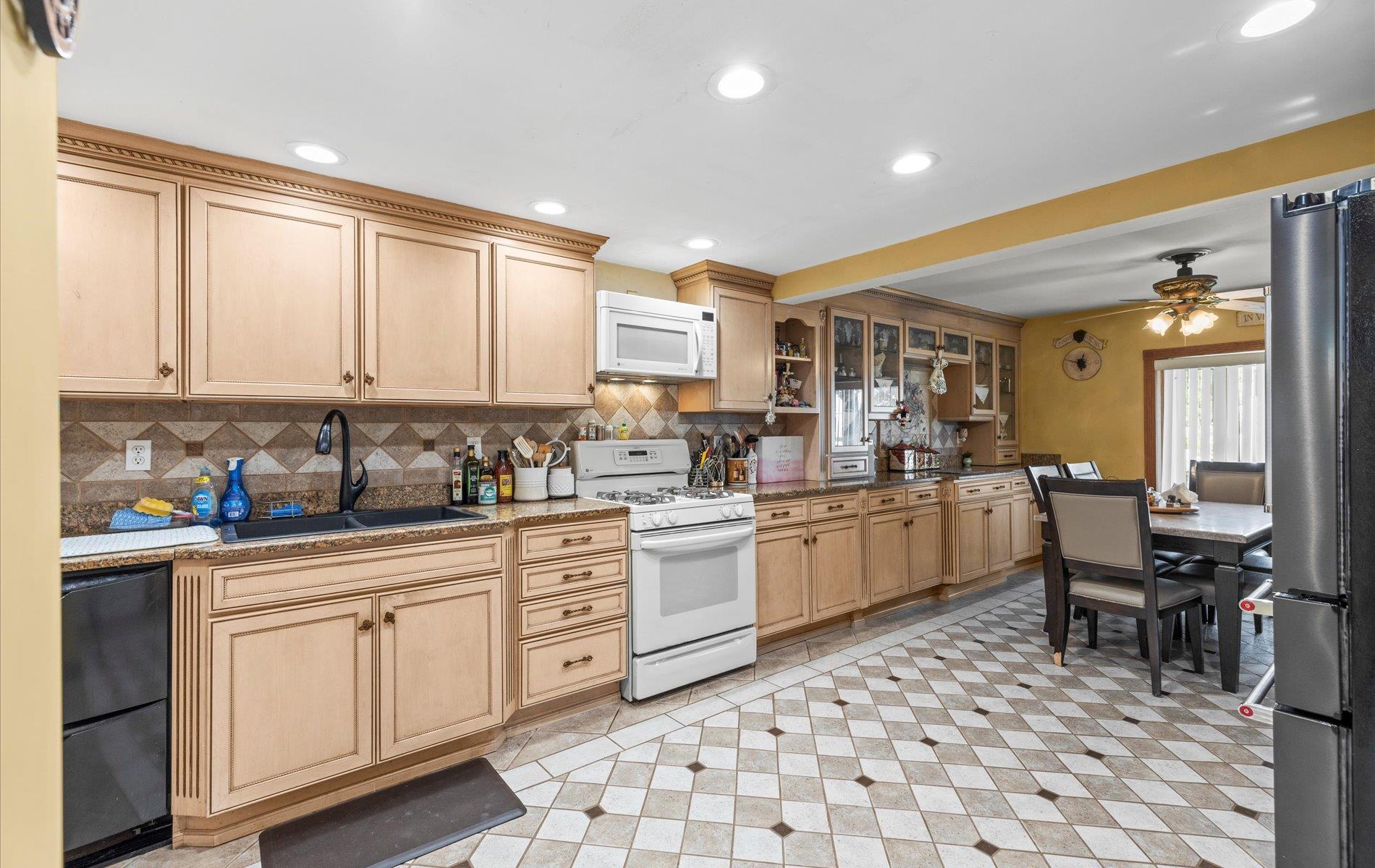 2730 Court Street, Bellmore, NY 11710