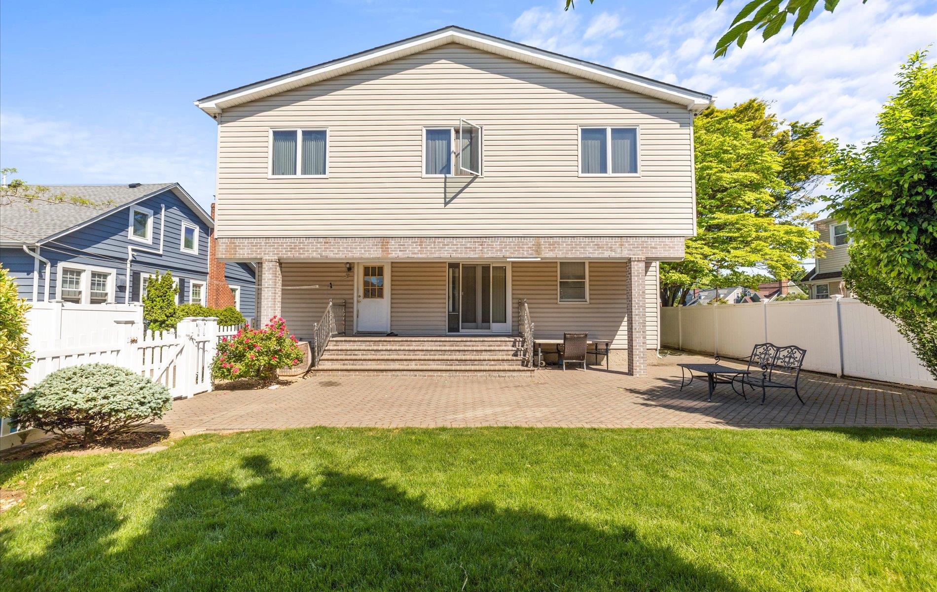 2730 Court Street, Bellmore, NY 11710