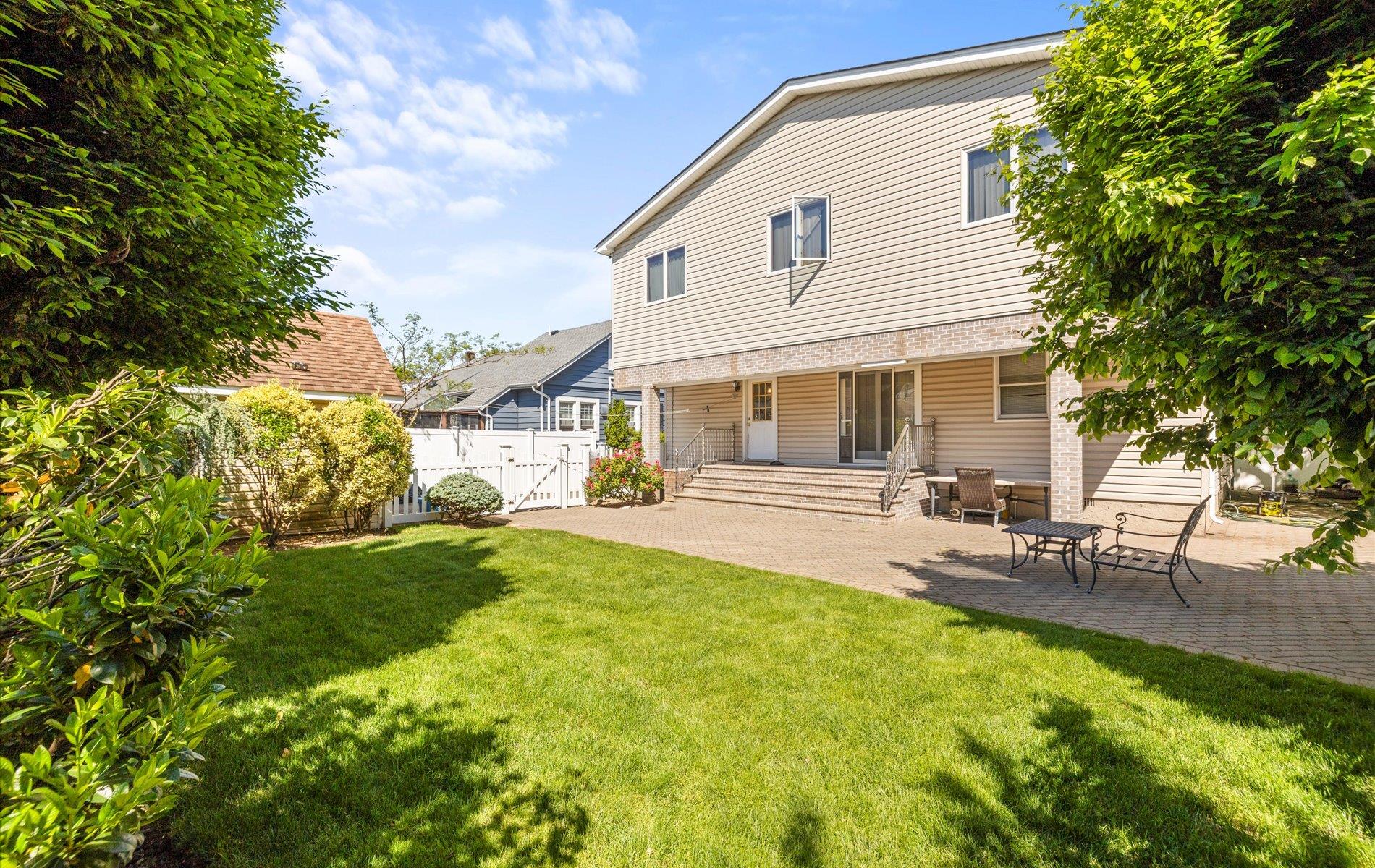 2730 Court Street, Bellmore, NY 11710