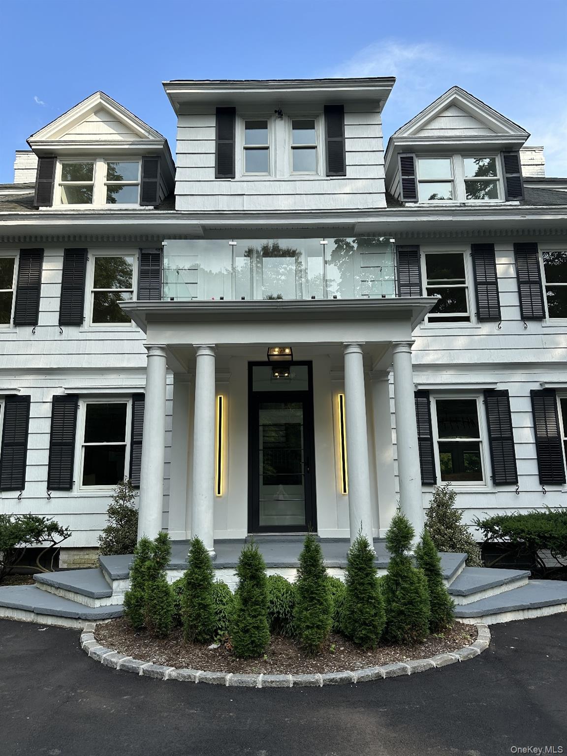 87 Wheatley Road, Old Westbury, NY 11568