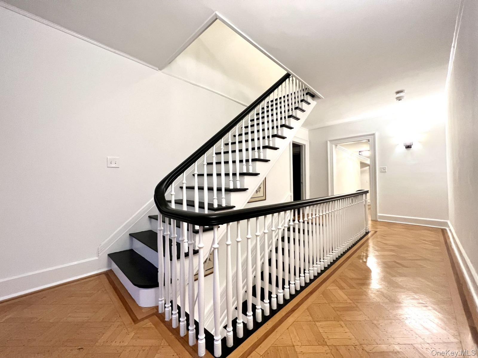 87 Wheatley Road, Old Westbury, NY 11568