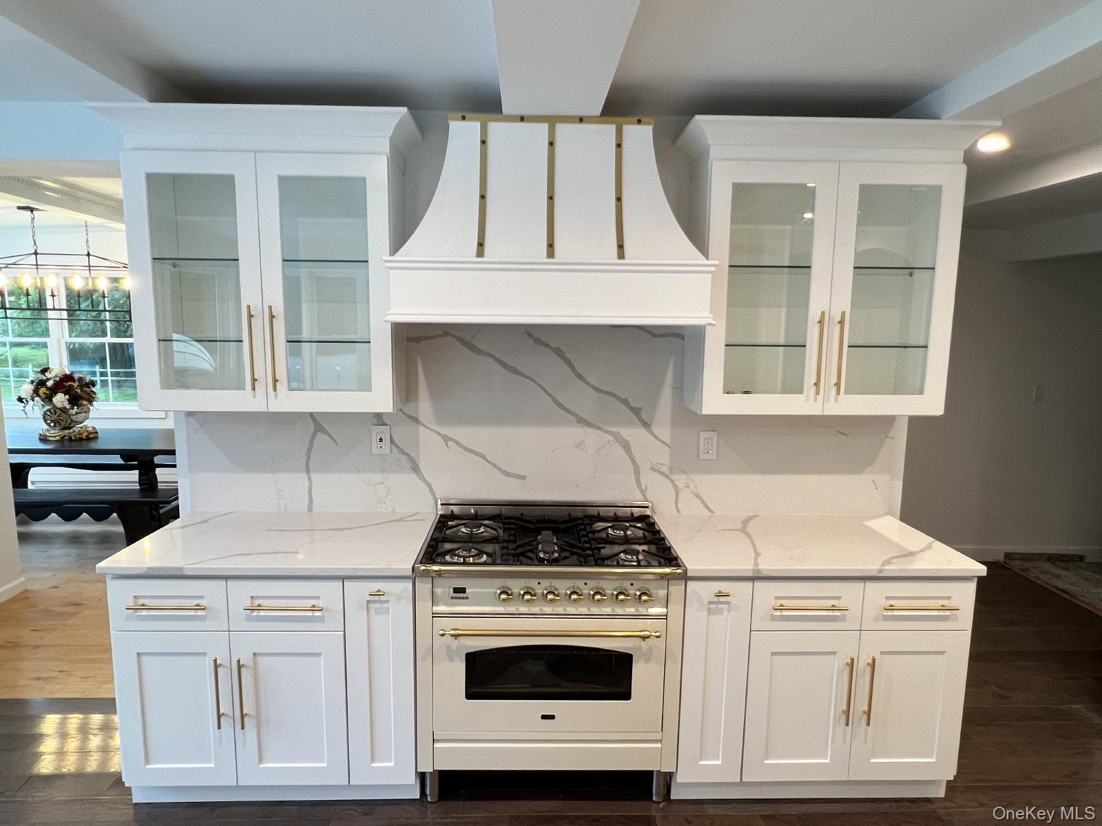 87 Wheatley Road, Old Westbury, NY 11568