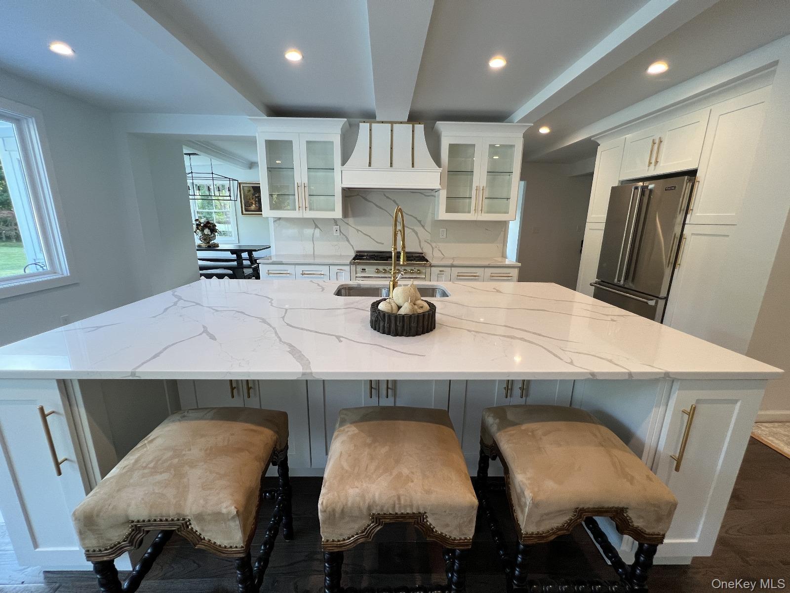 87 Wheatley Road, Old Westbury, NY 11568