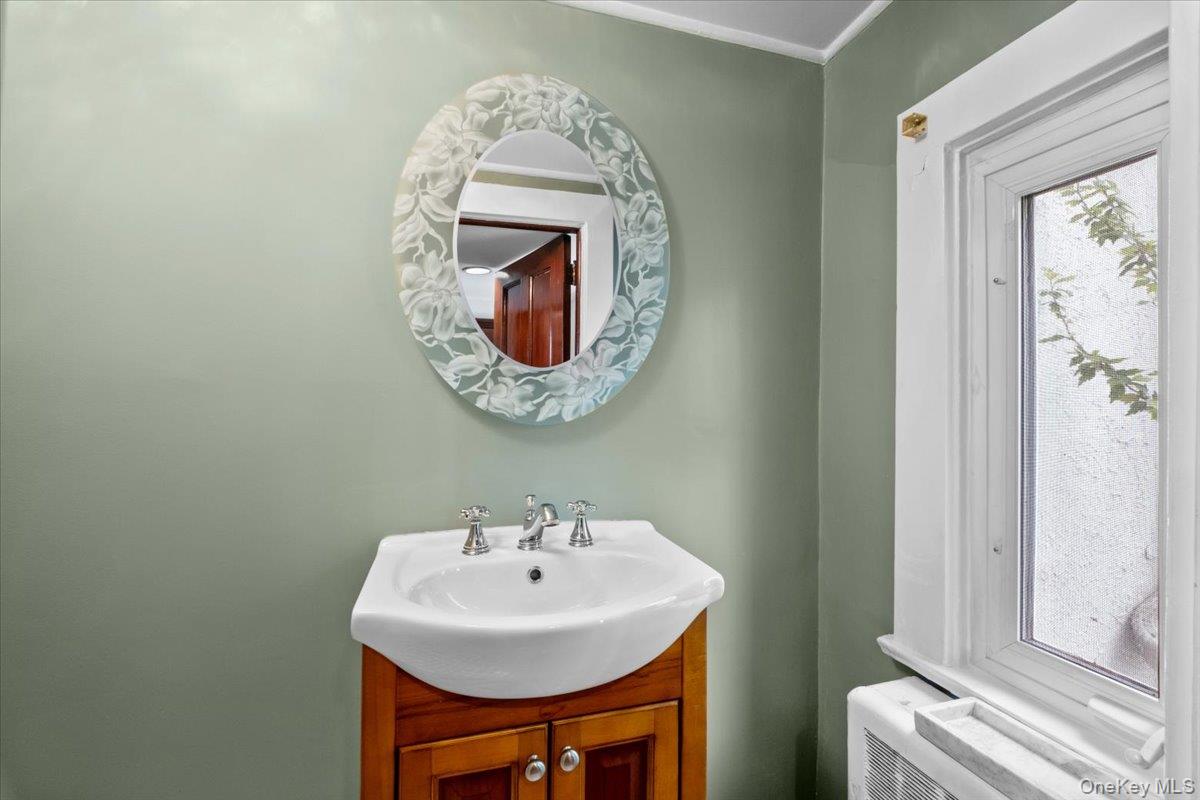 225 Pennsylvania Avenue, Mount Vernon, NY 10552