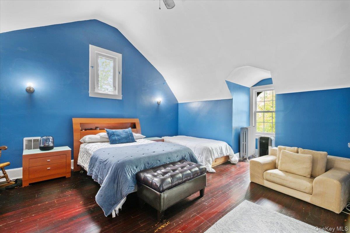 225 Pennsylvania Avenue, Mount Vernon, NY 10552