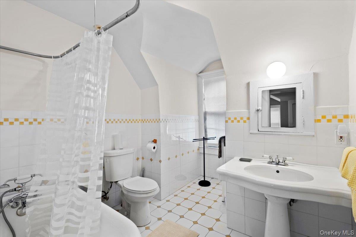 225 Pennsylvania Avenue, Mount Vernon, NY 10552