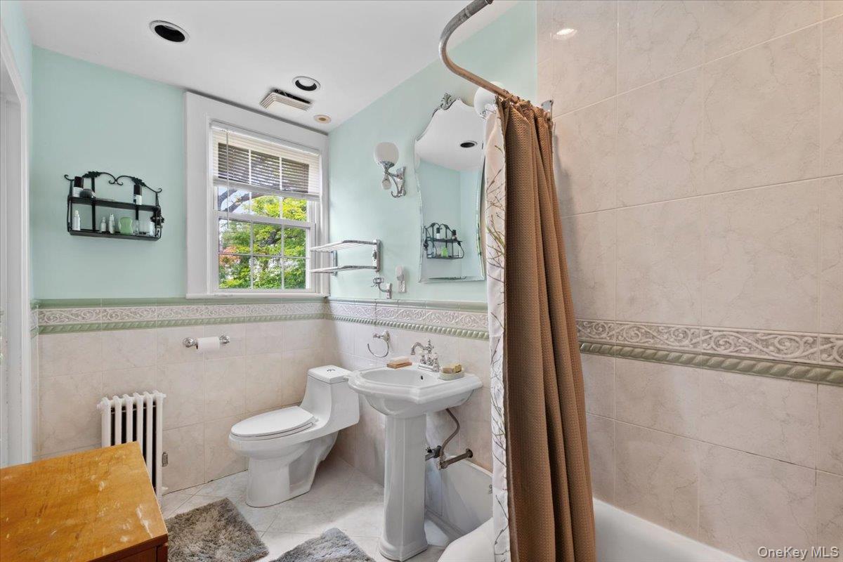 225 Pennsylvania Avenue, Mount Vernon, NY 10552