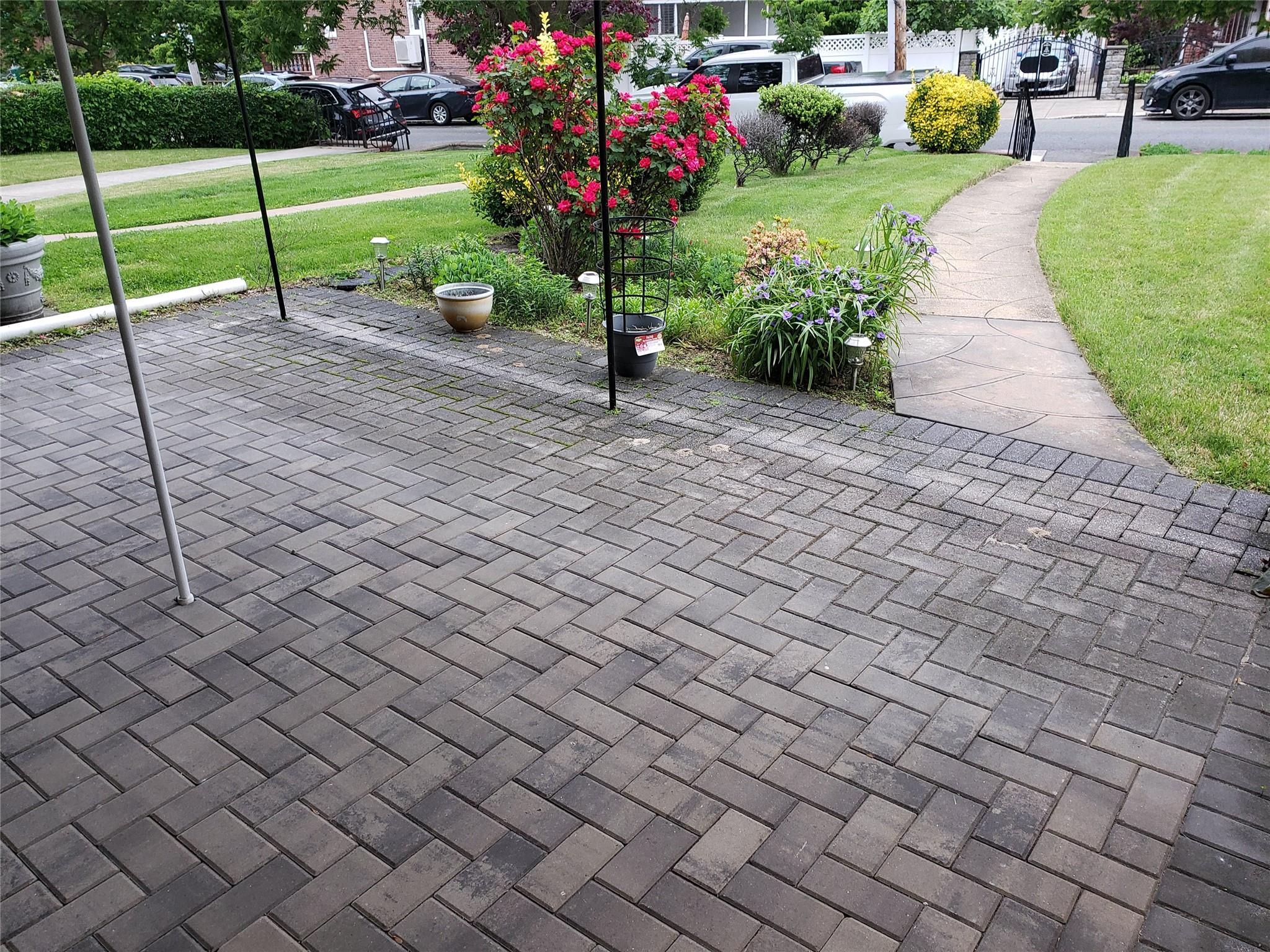 61-16 84th Street, Middle Village, NY 11379