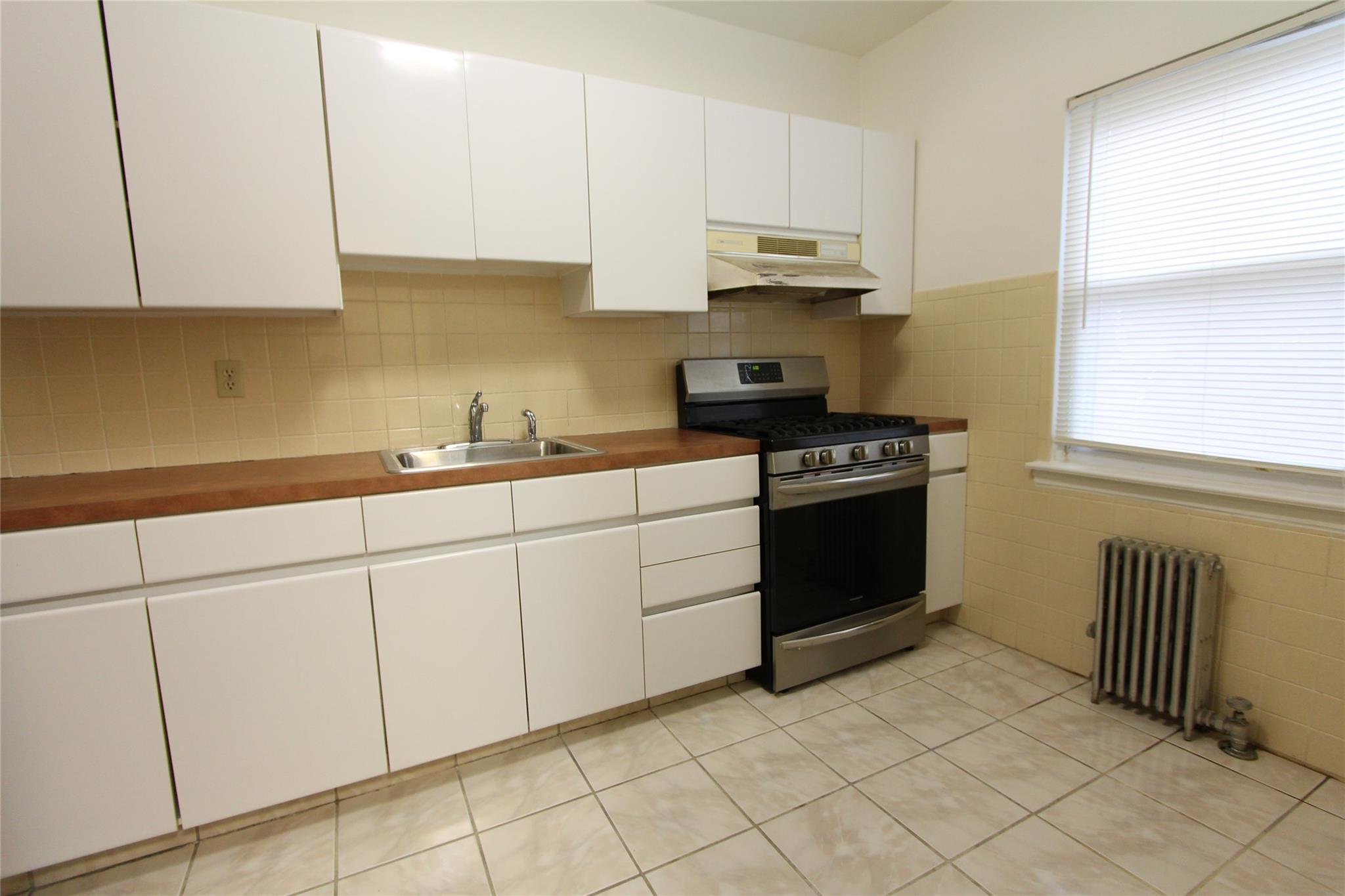 61-16 84th Street, Middle Village, NY 11379