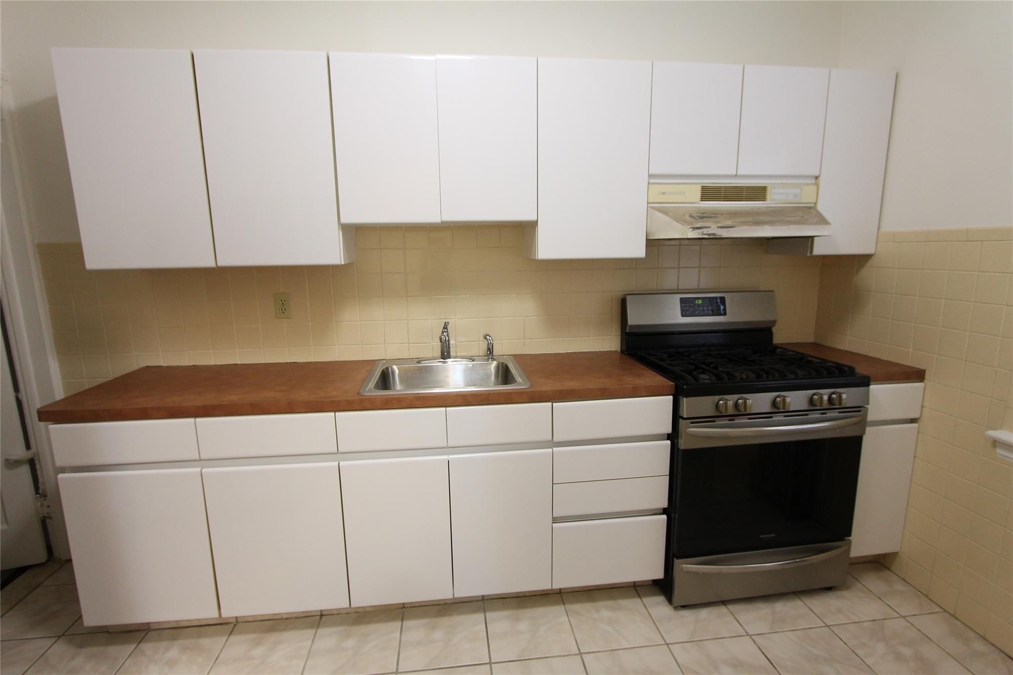 61-16 84th Street, Middle Village, NY 11379