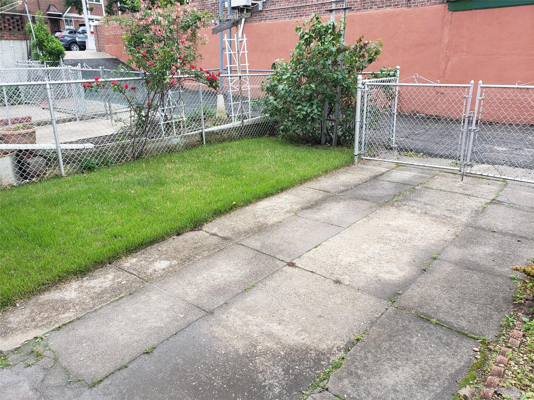 61-16 84th Street, Middle Village, NY 11379