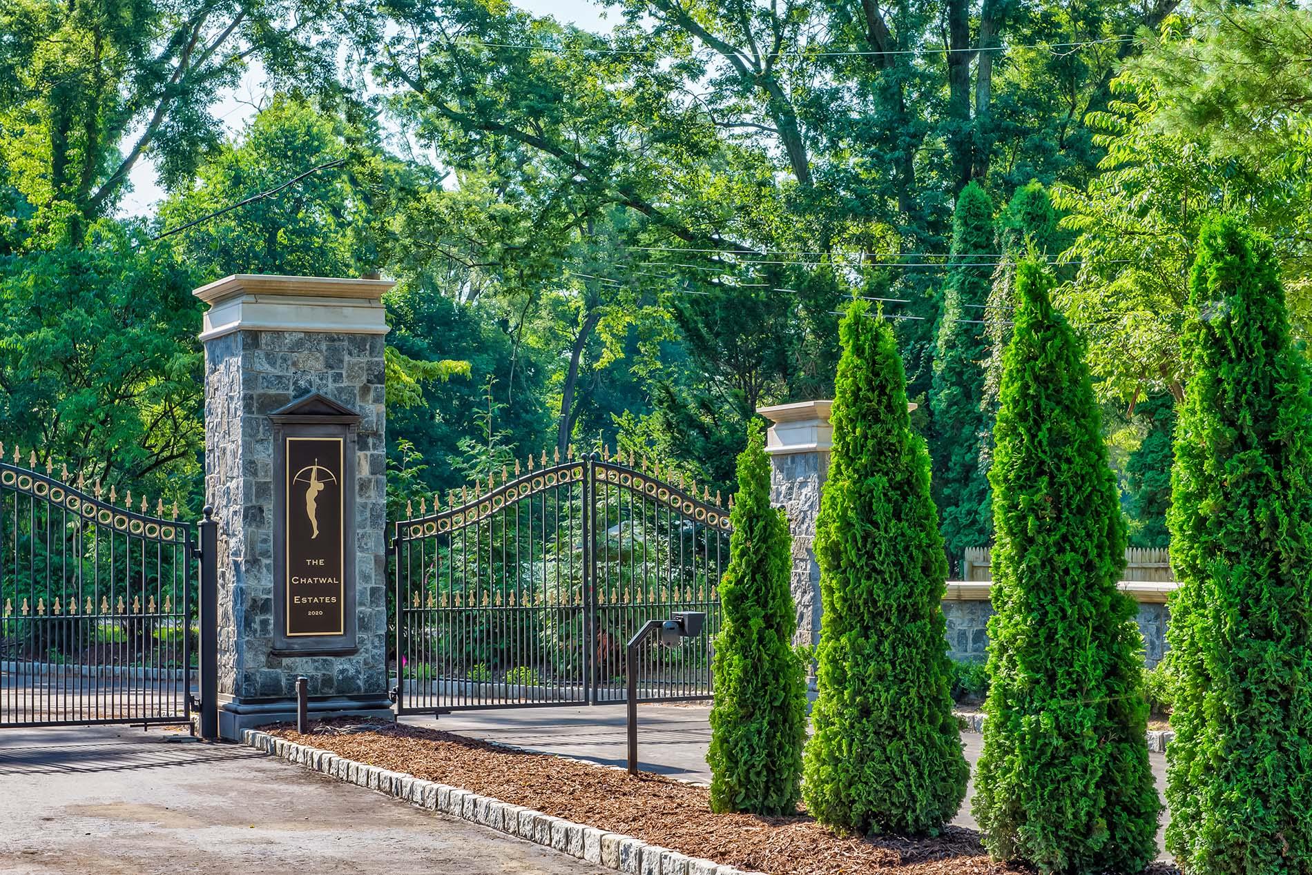 168 Hegemans Lane, Old Brookville, NY 11545