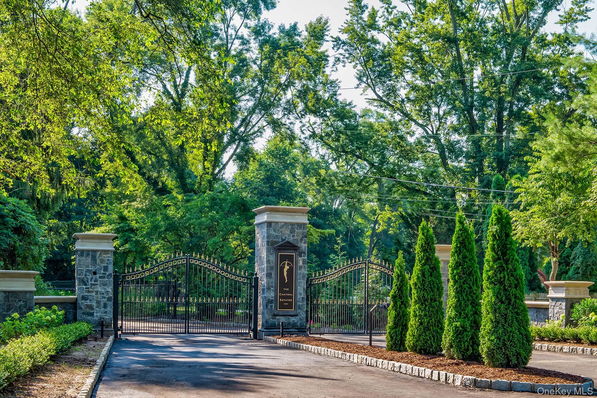 168 Hegemans Lane, Old Brookville, NY 11545