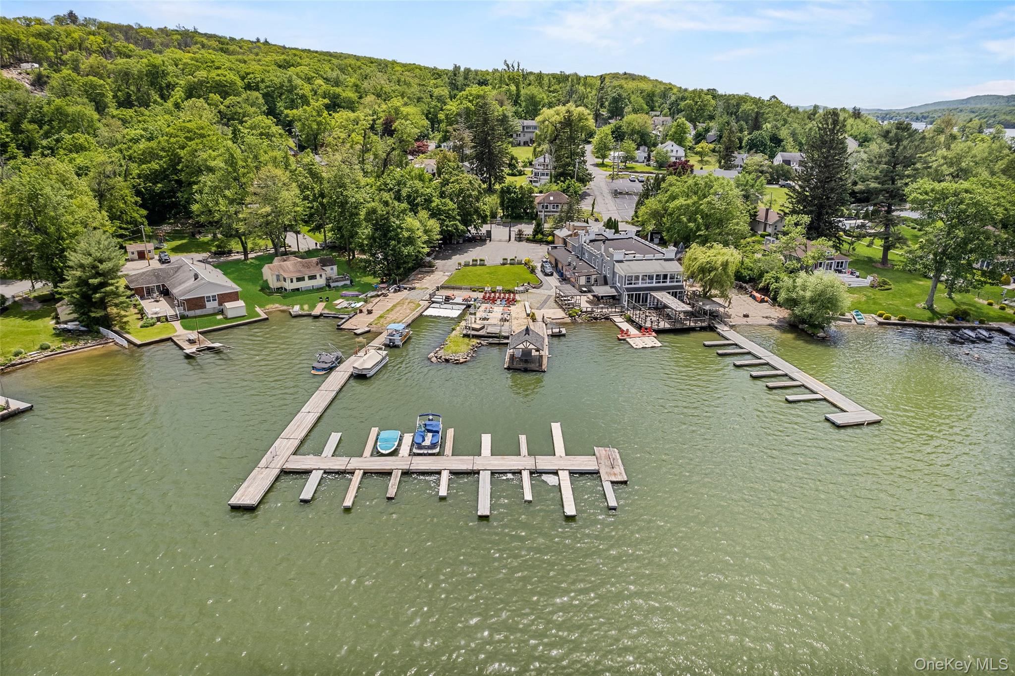 7 W Cove Road, Greenwood Lake, NY 10925