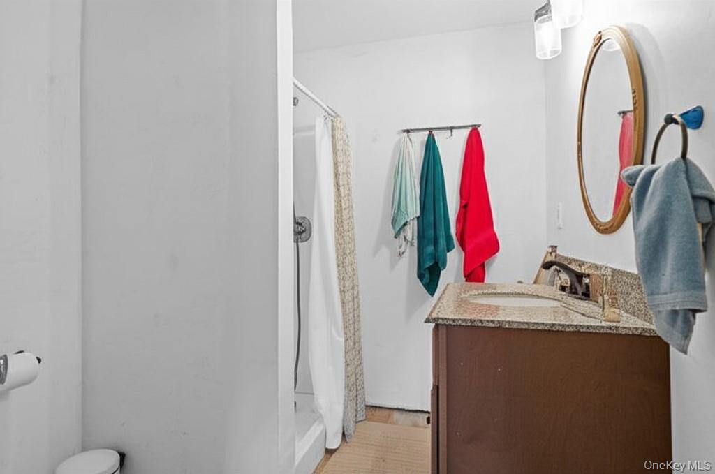 7 W Cove Road, Greenwood Lake, NY 10925