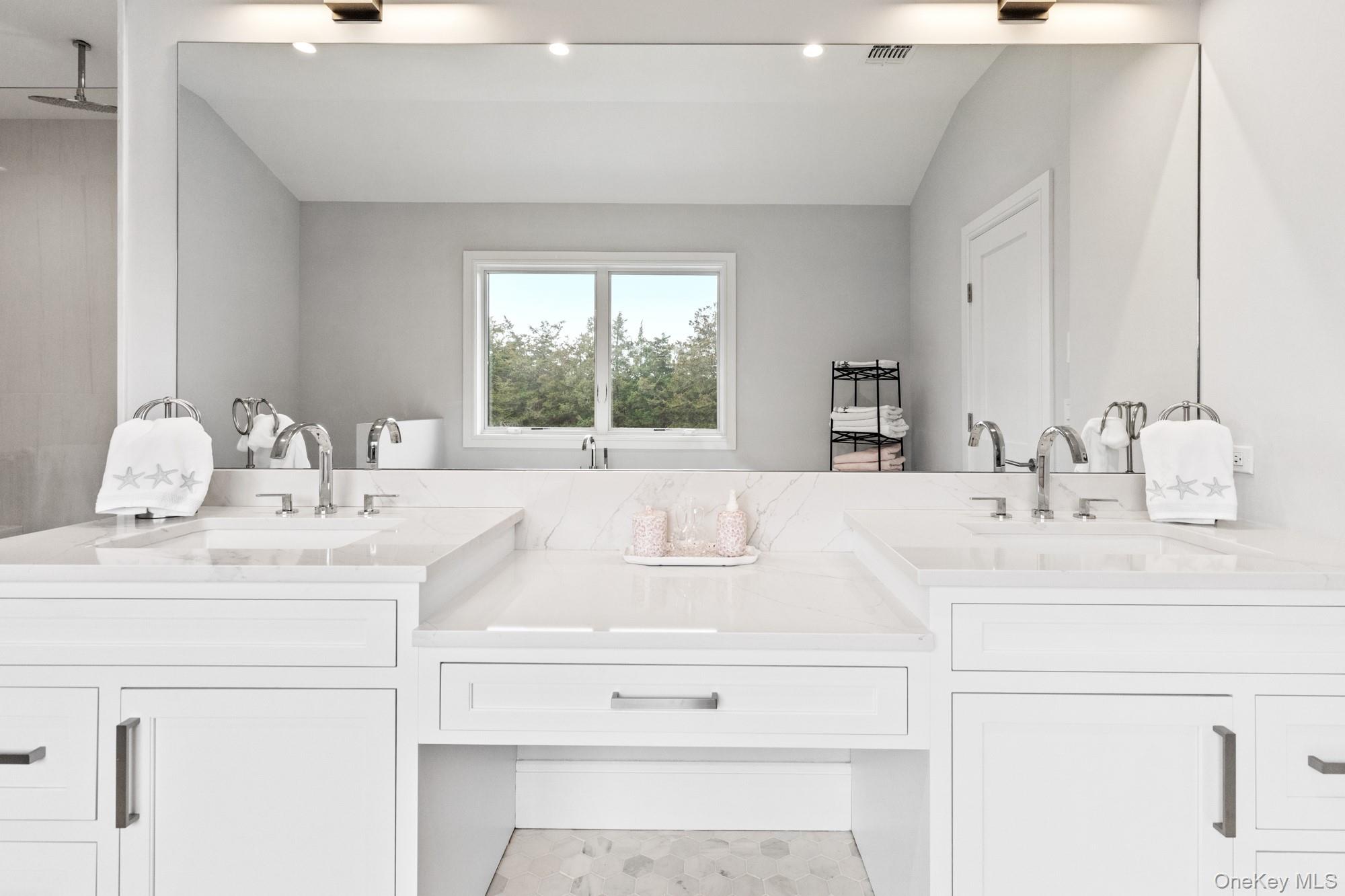 240 Head of Pond Road, Water Mill, NY 11976