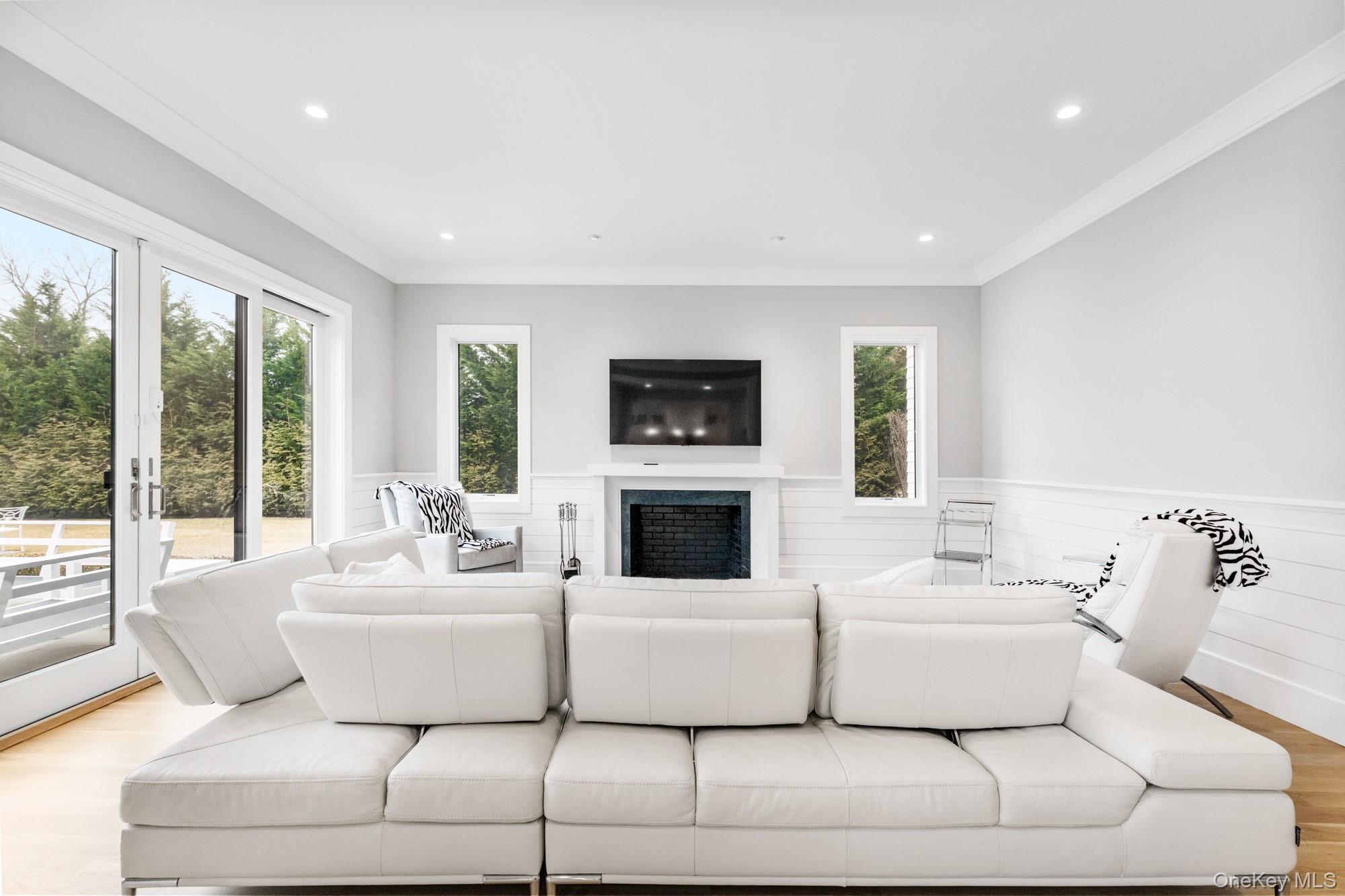 240 Head of Pond Road, Water Mill, NY 11976