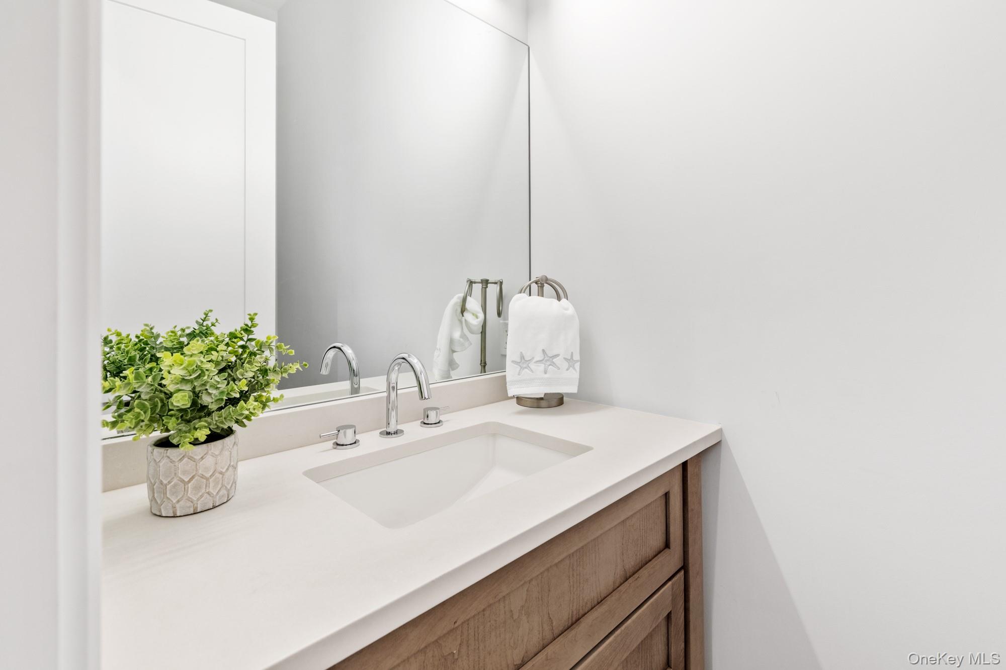 240 Head of Pond Road, Water Mill, NY 11976