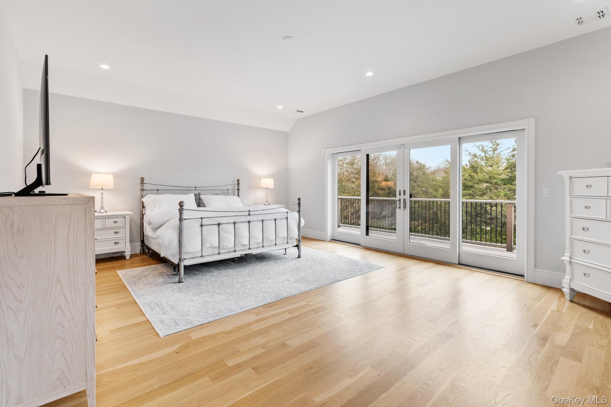 240 Head of Pond Road, Water Mill, NY 11976