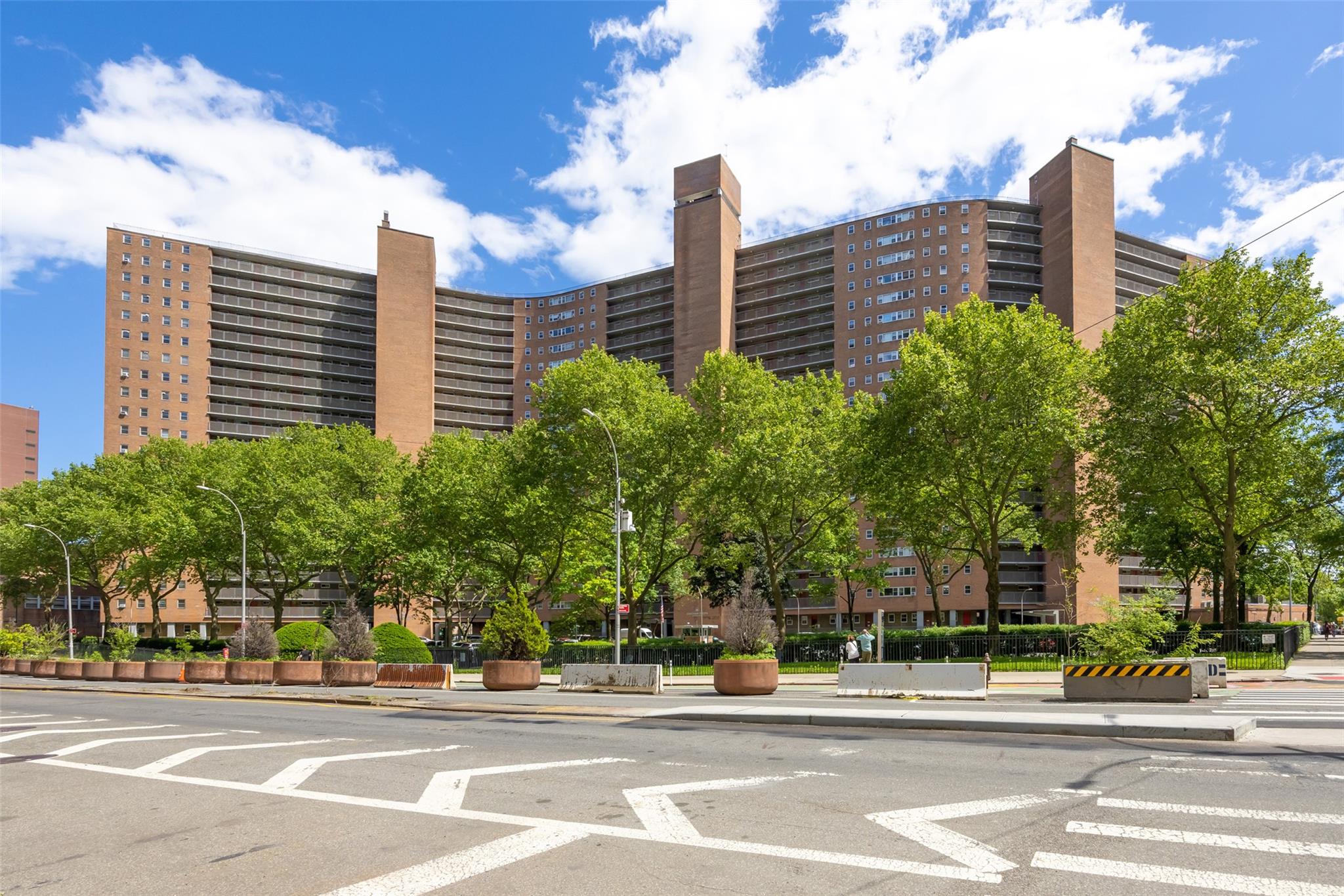215 Park Row # 8B, New York (Manhattan), NY 10038