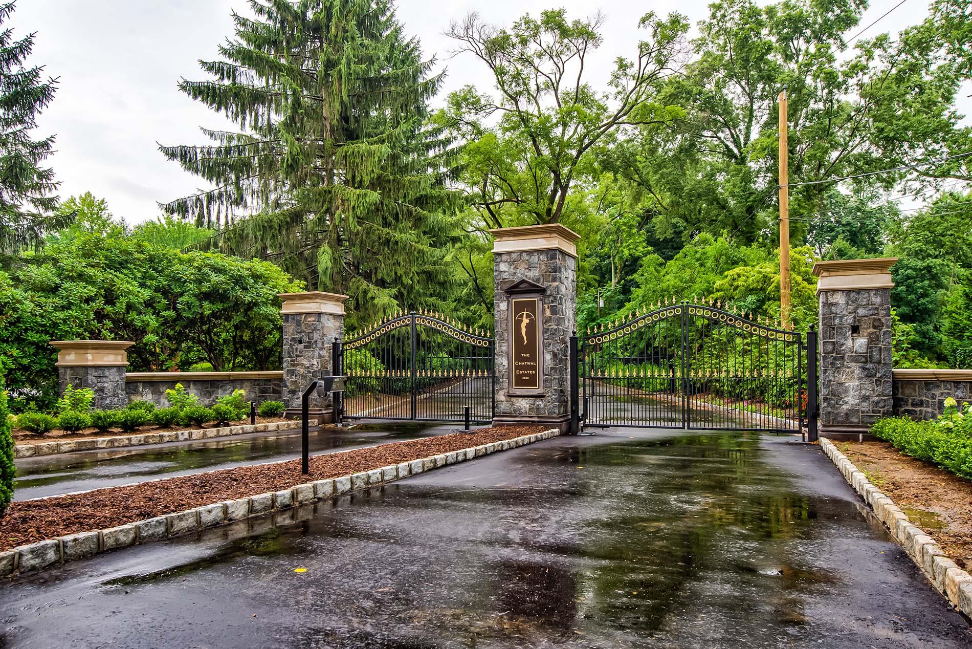 170 Hegemans Lane, Old Brookville, NY 11545