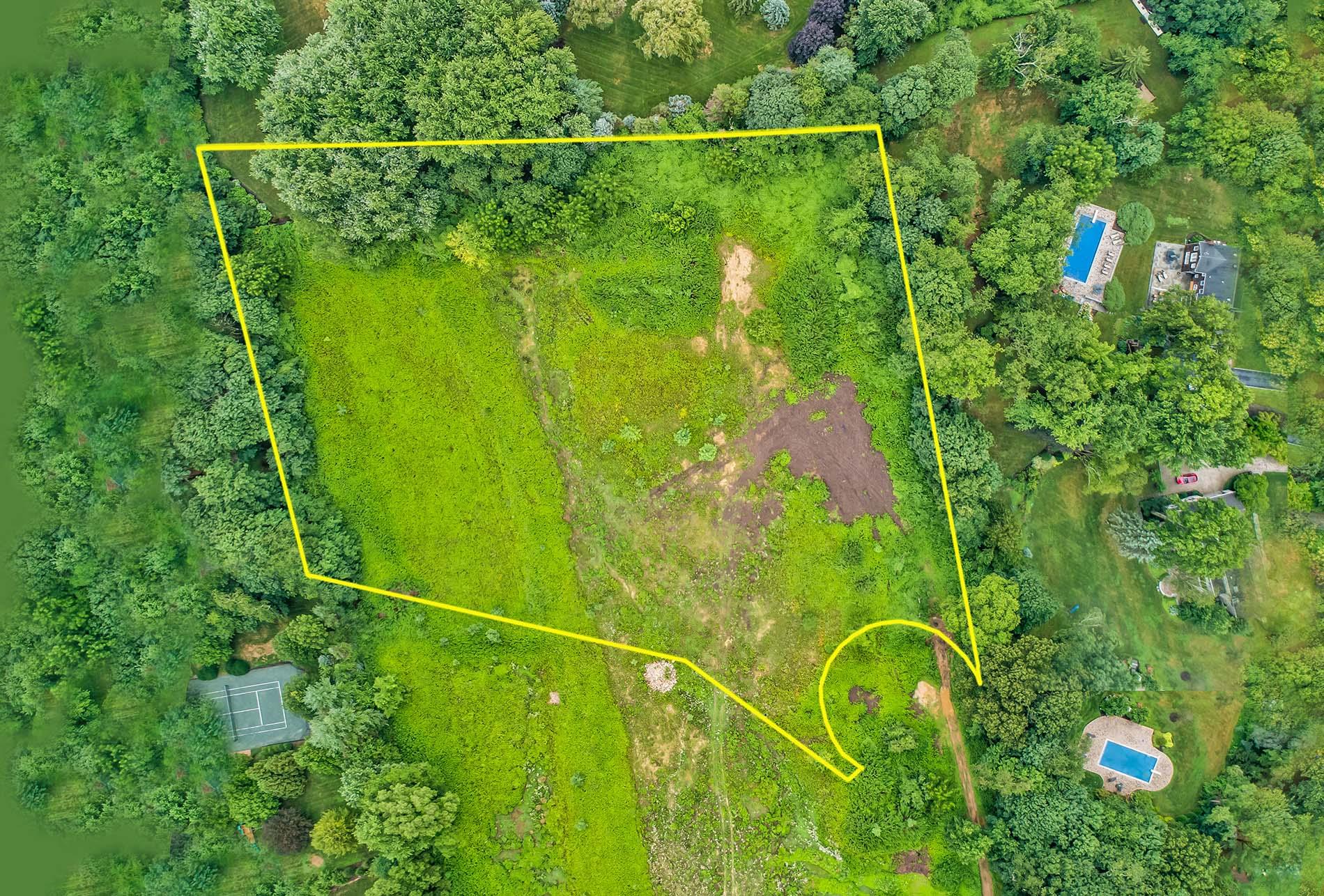 172 Hegemans Lane, Old Brookville, NY 11545