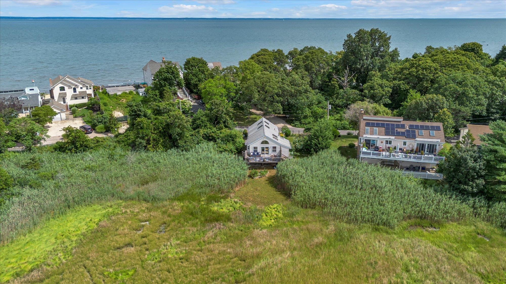 3 Makamah Beach Road, Northport, NY 11768