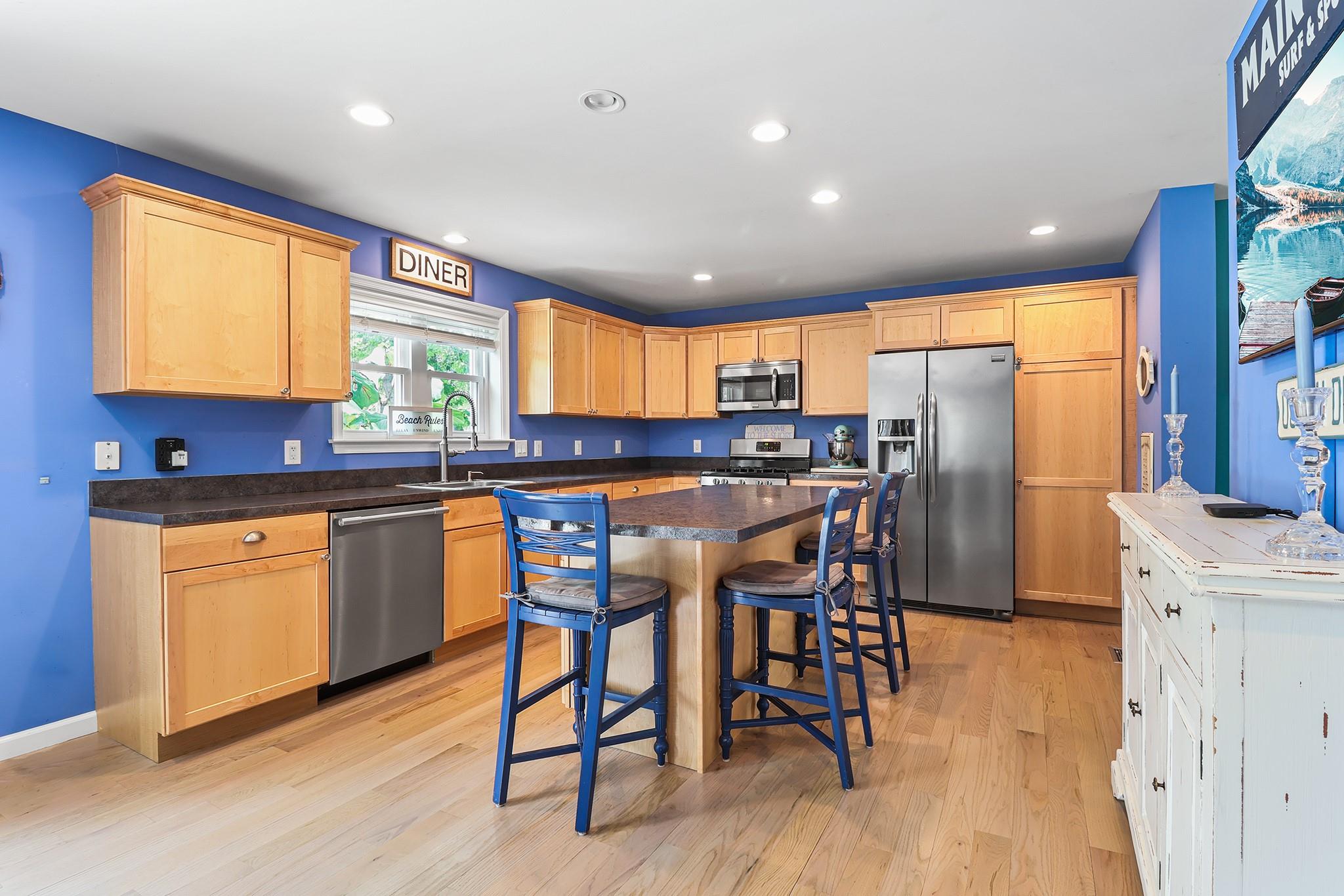 787 Accabonac Road, Springs, NY 11937