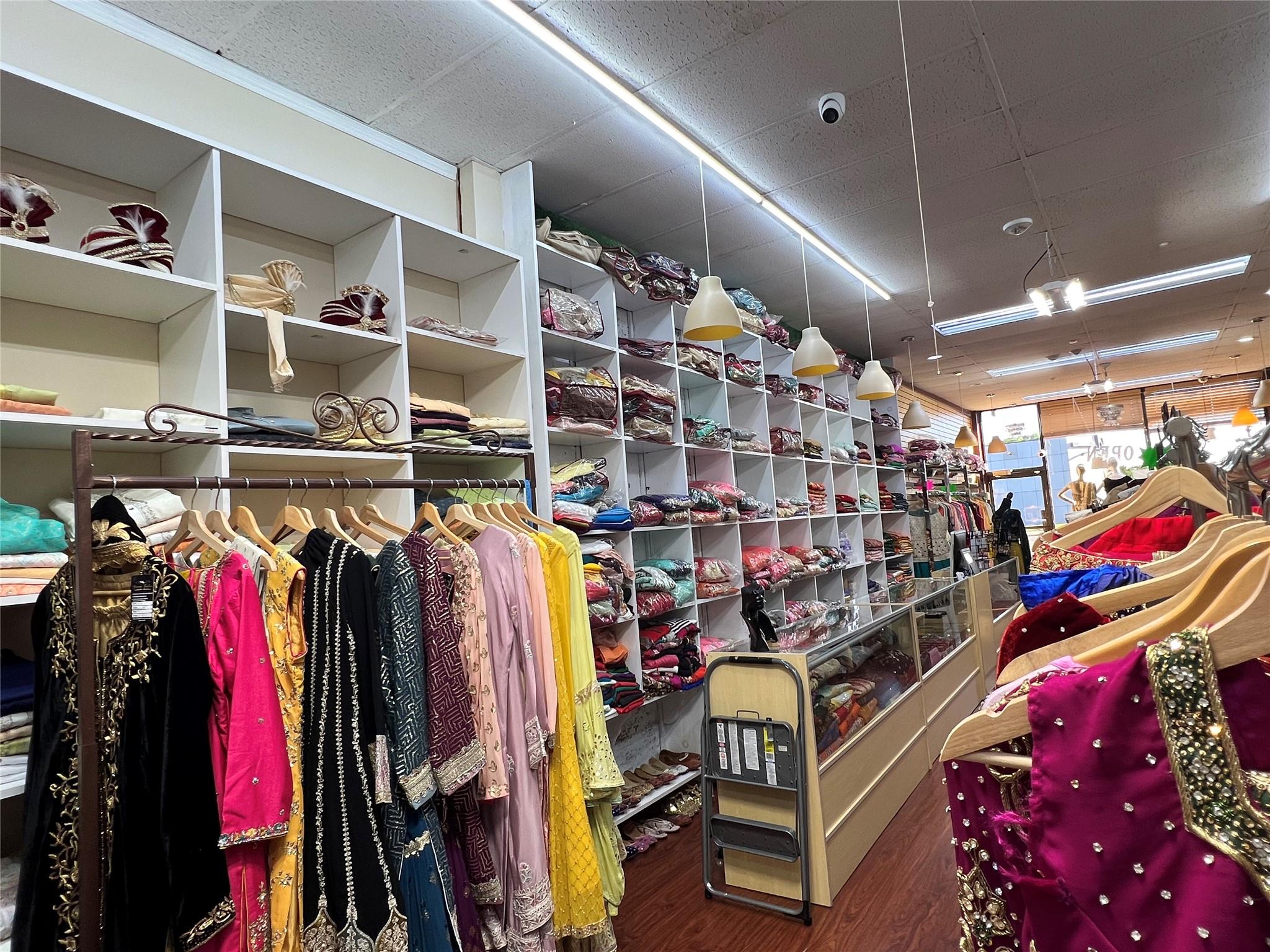 183 Broadway, Hicksville, NY 11801