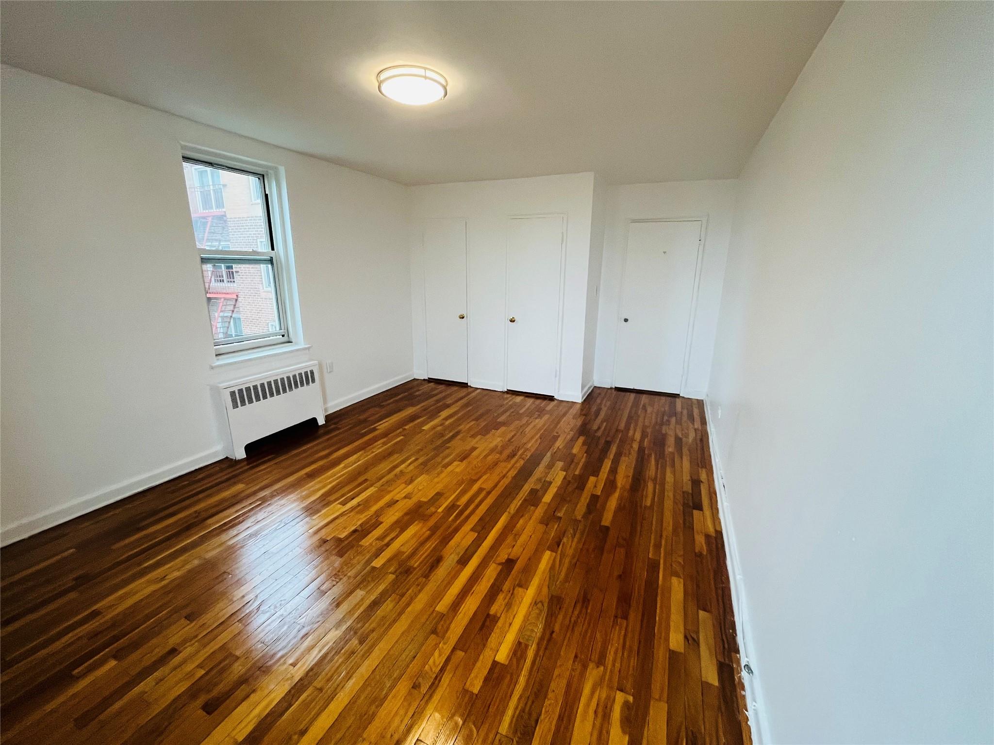 30-11 PARSONS Boulevard # 6 R, Flushing, NY 11354