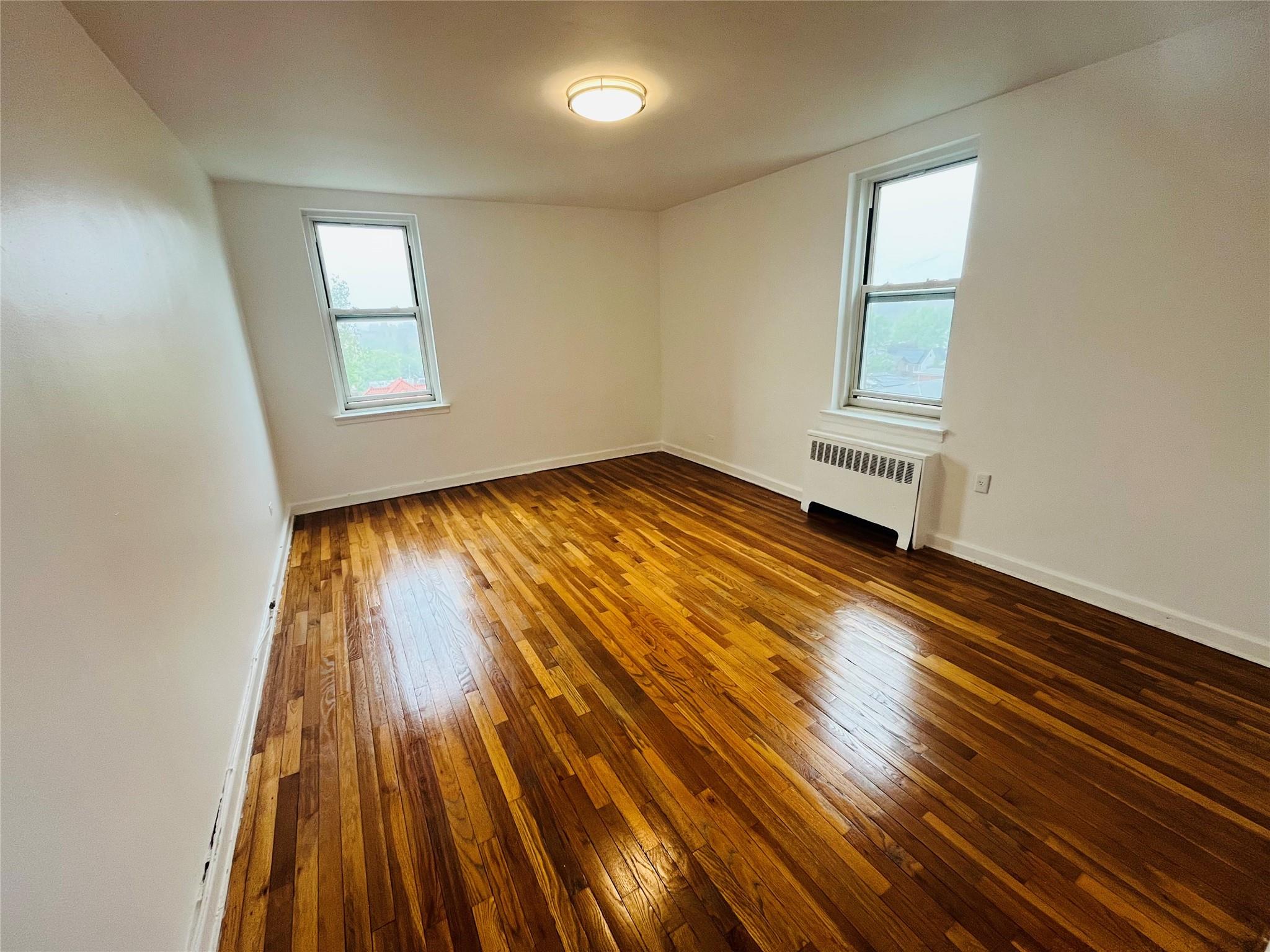 30-11 PARSONS Boulevard # 6 R, Flushing, NY 11354
