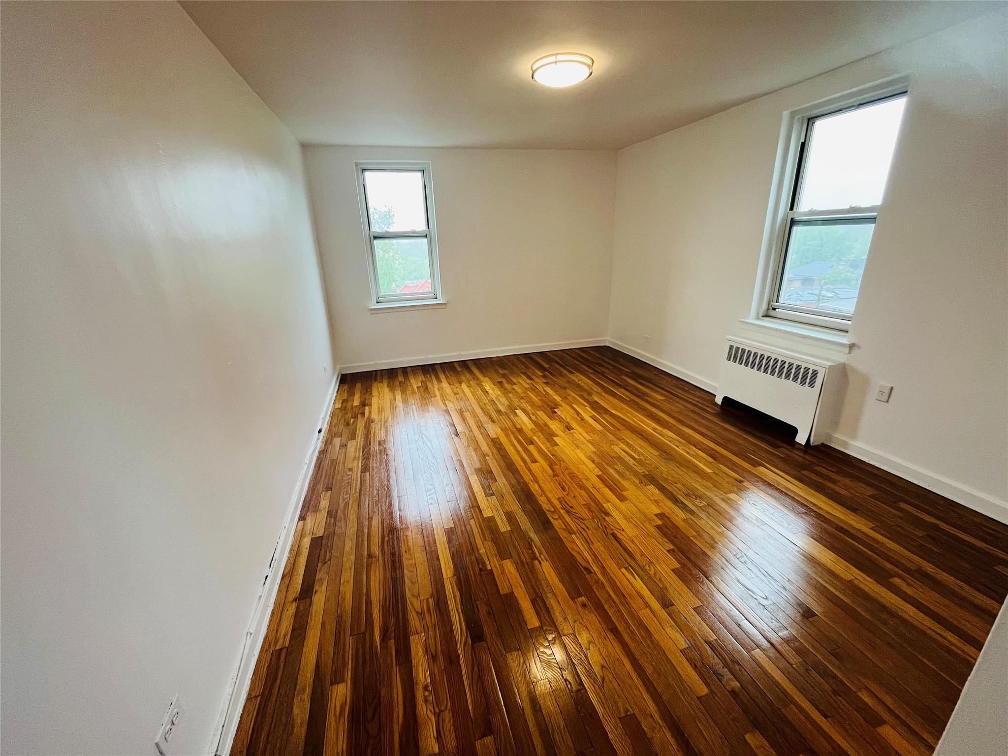 30-11 PARSONS Boulevard # 6 R, Flushing, NY 11354