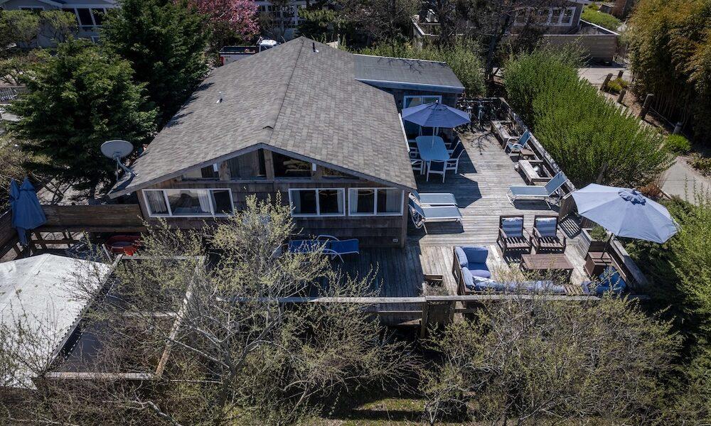 206 Bay Walk, Dunewood, NY 11706