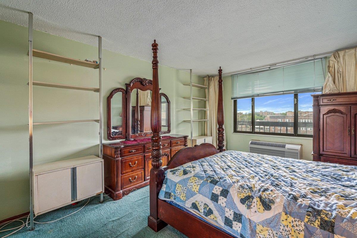 152-18 Union Turnpike # 4G, Flushing, NY 11367