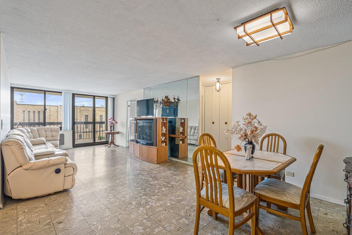 152-18 Union Turnpike # 4G, Flushing, NY 11367