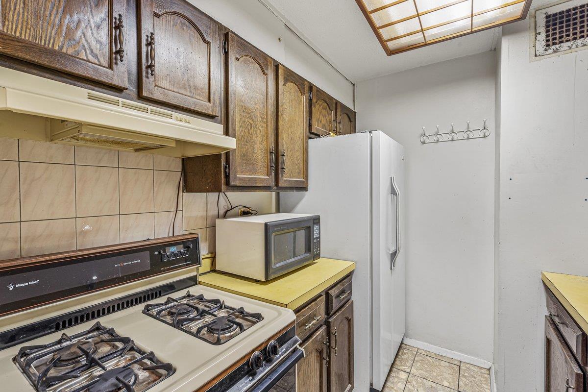 152-18 Union Turnpike # 4G, Flushing, NY 11367