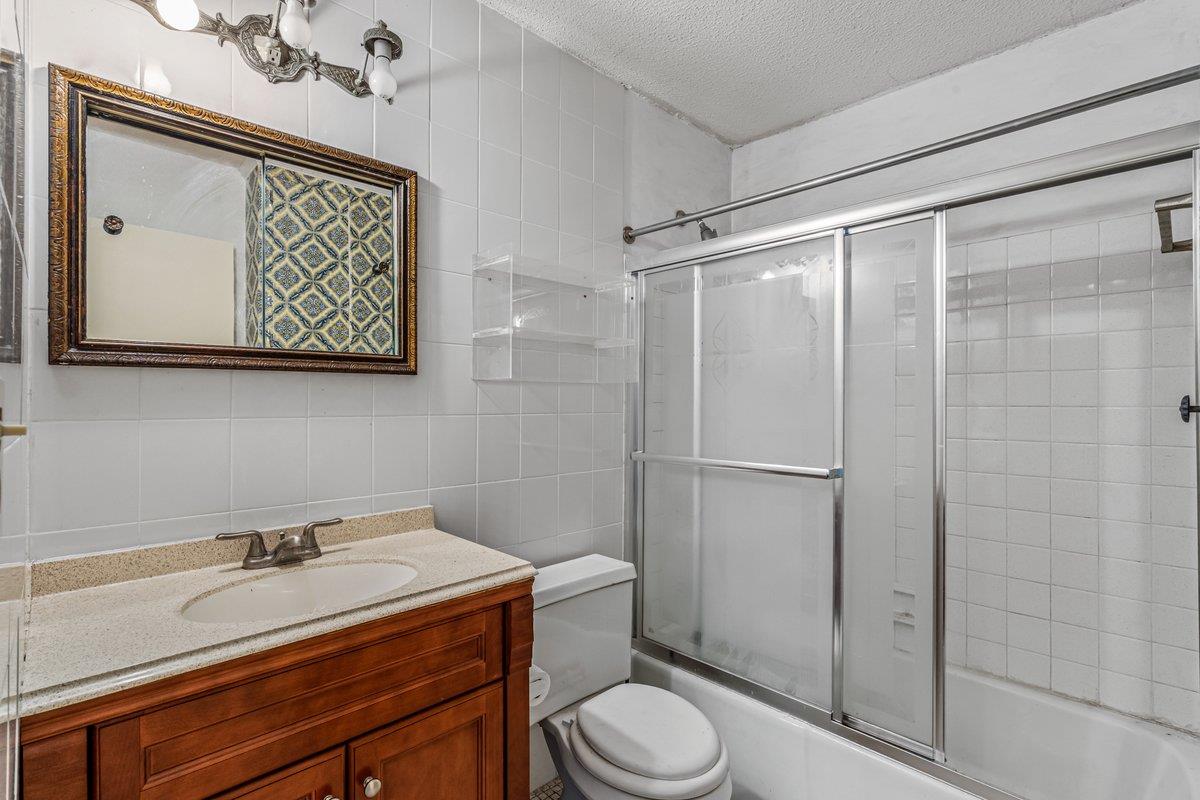 152-18 Union Turnpike # 4G, Flushing, NY 11367