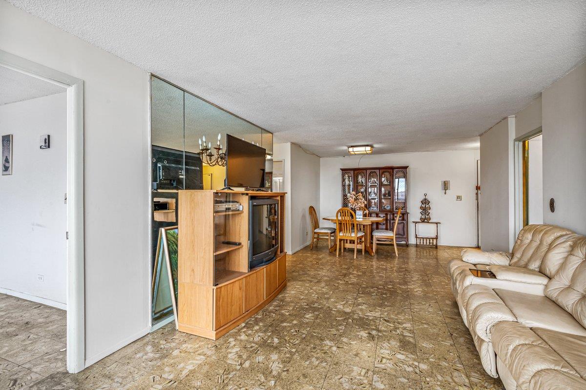 152-18 Union Turnpike # 4G, Flushing, NY 11367