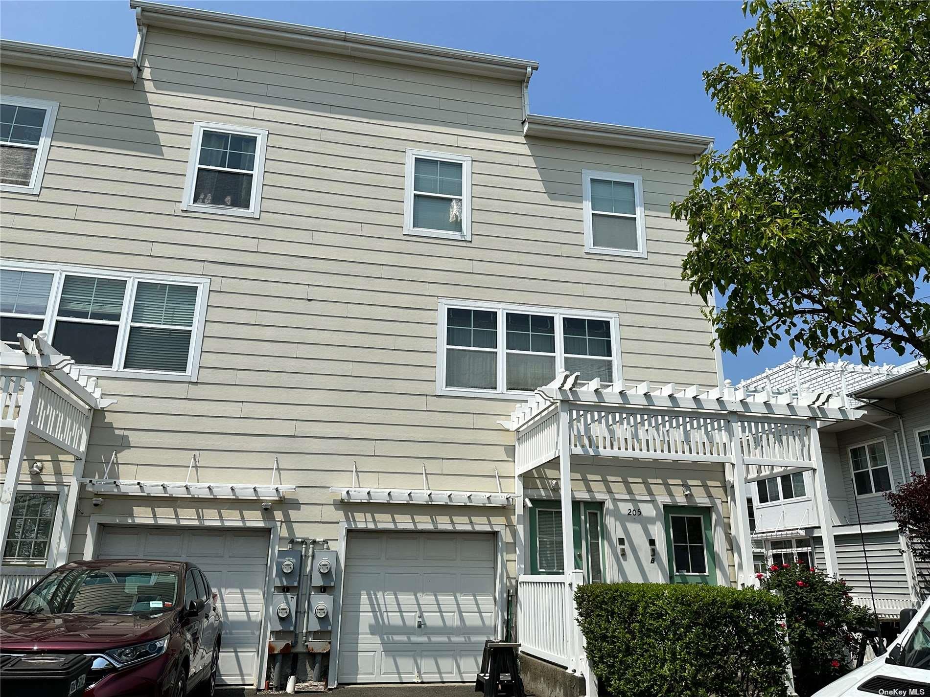 205 Aquatic Place, Arverne, NY 11692