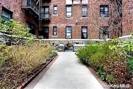 160-15 Powells Cove Boulevard # D203, Beechhurst, NY 11357