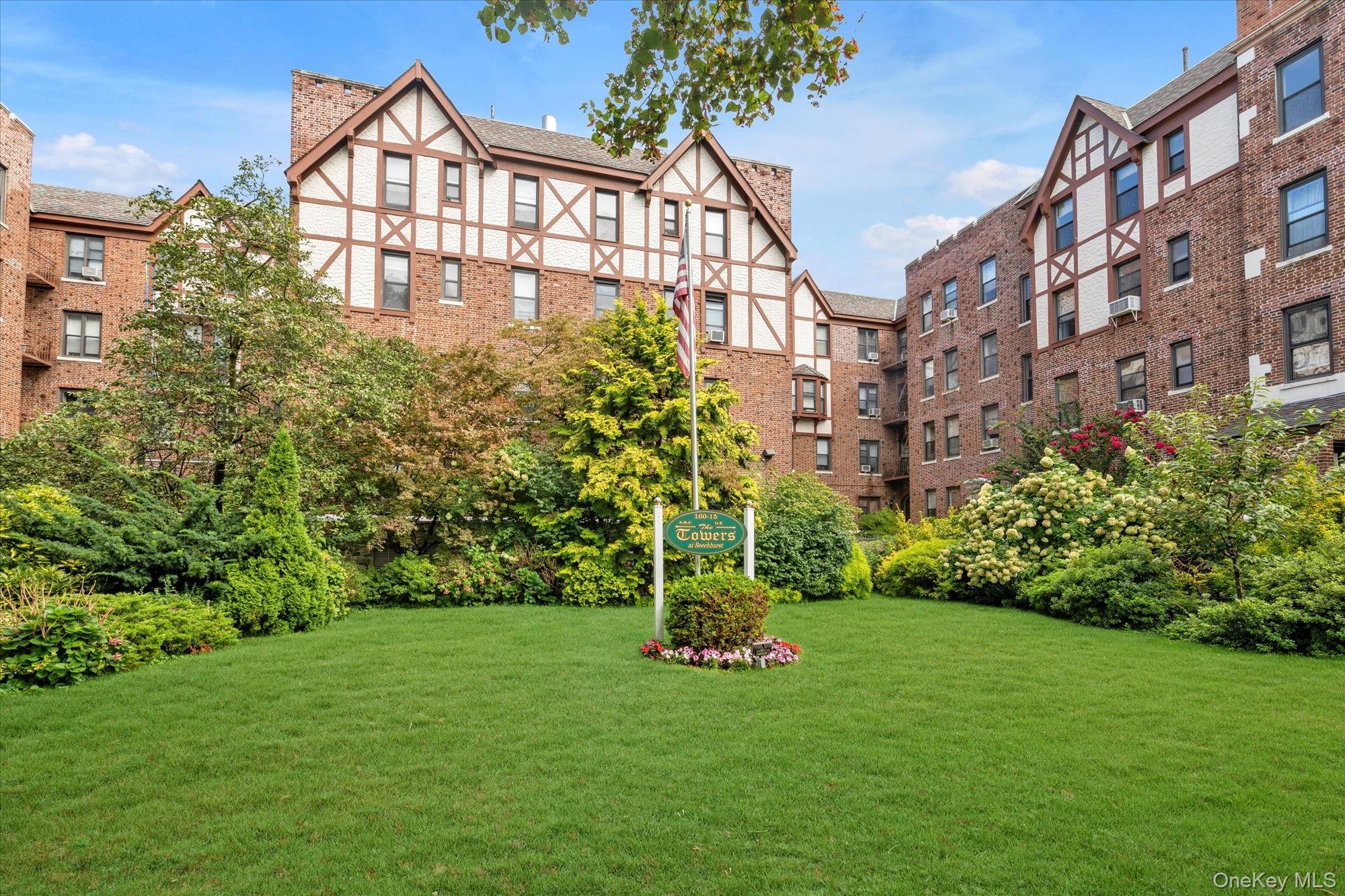 160-15 Powells  Cove Boulevard # D203, Beechhurst, NY 11357