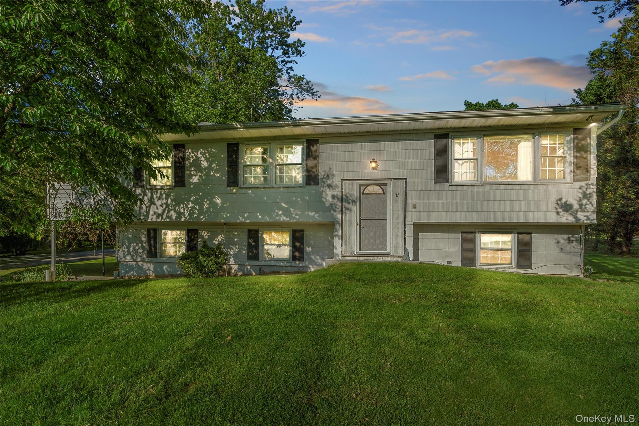 37 Lakeview Road, Carmel, NY 10512