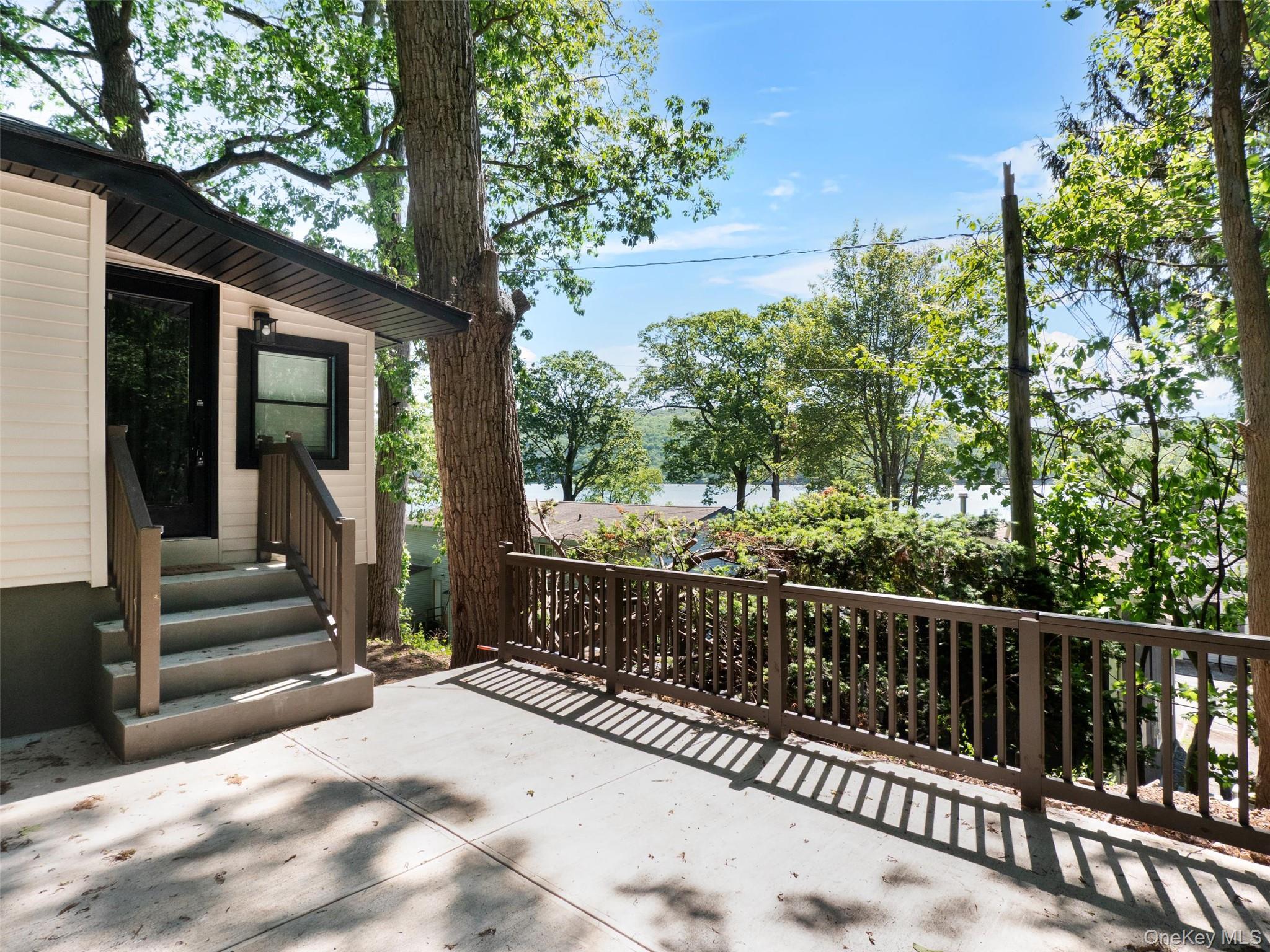 17 Woodlands Terrace, Greenwood Lake, NY 10925