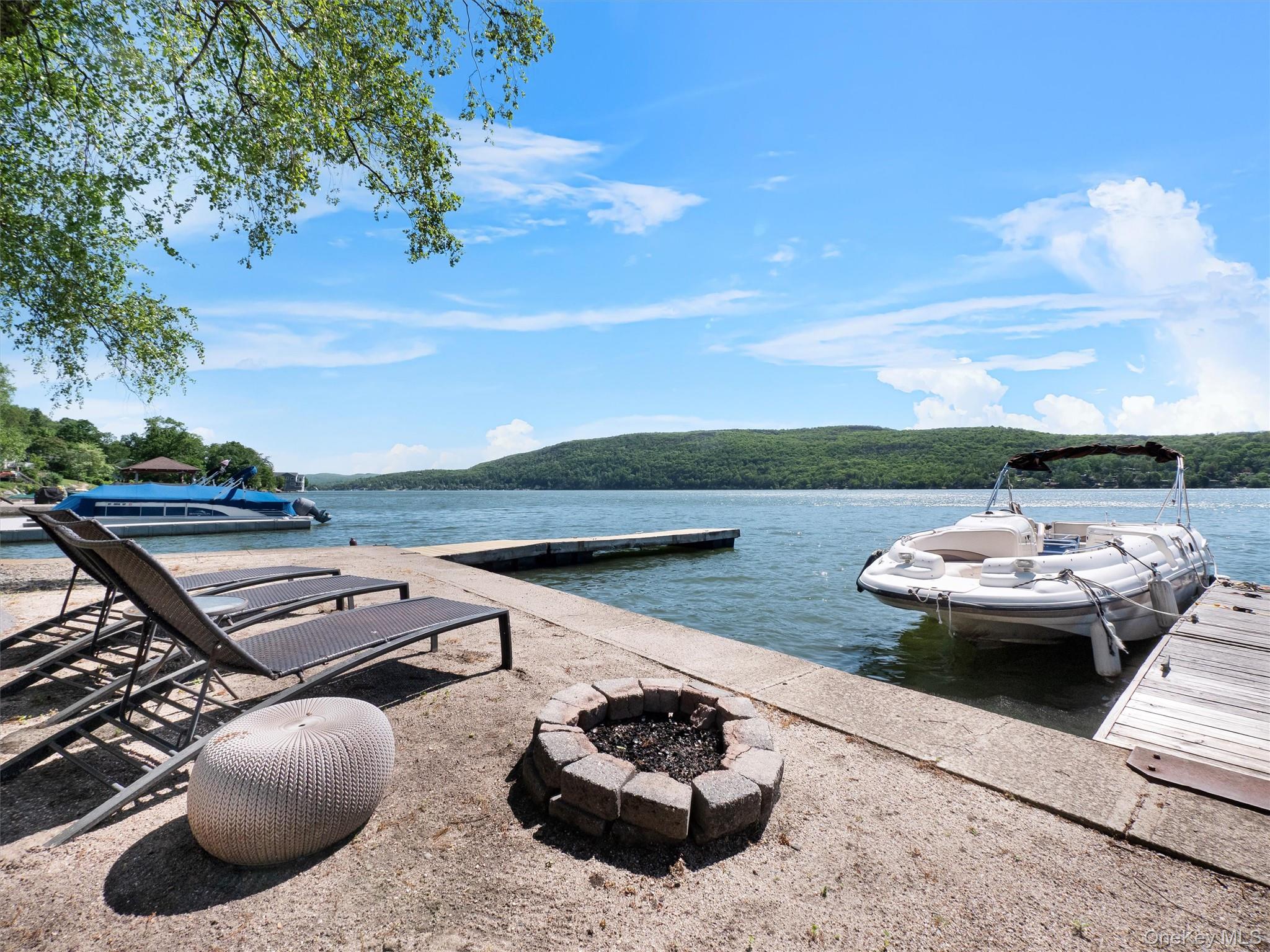 17 Woodlands Terrace, Greenwood Lake, NY 10925