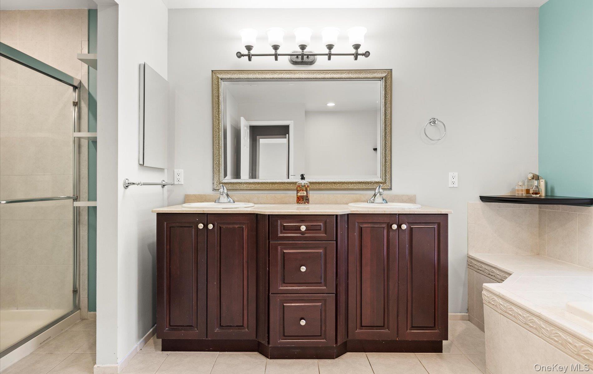 16 Home Court, Huntington, NY 11743