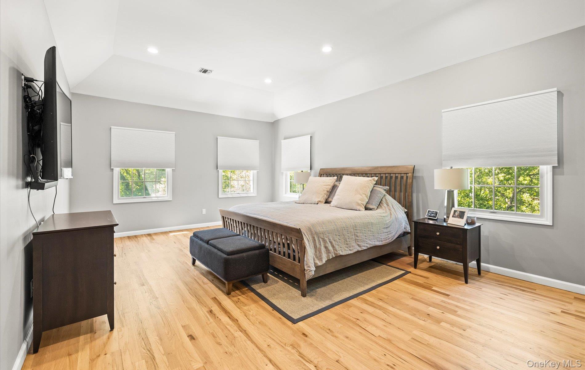 16 Home Court, Huntington, NY 11743