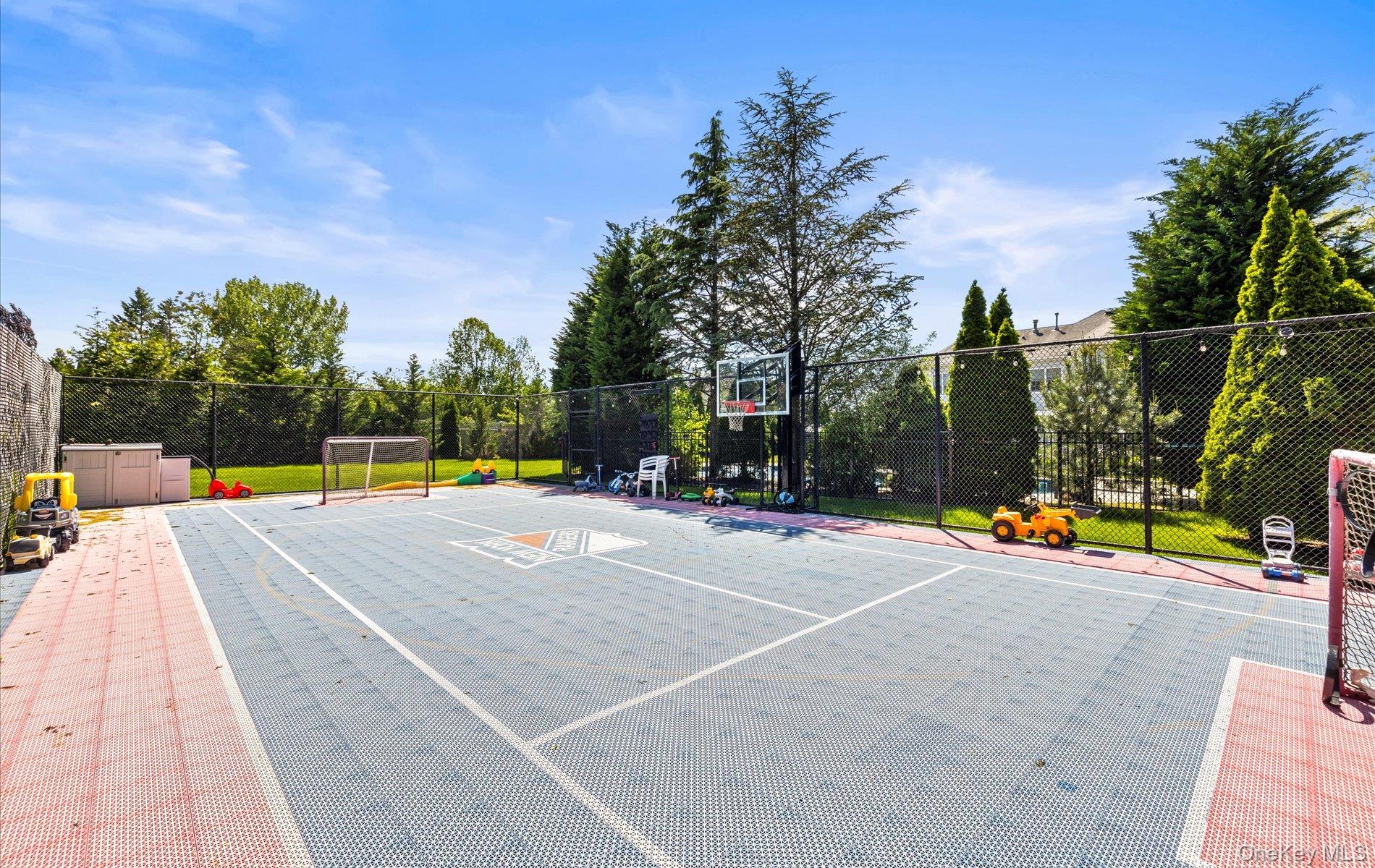 16 Home Court, Huntington, NY 11743