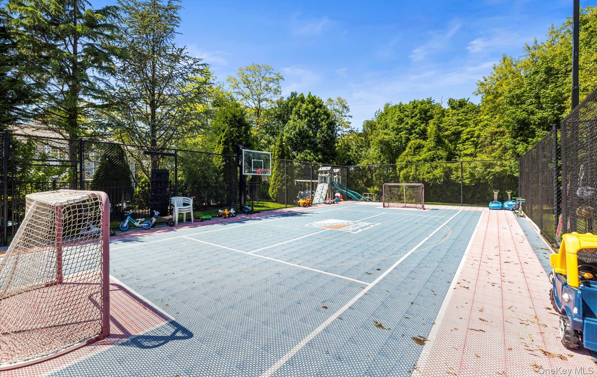 16 Home Court, Huntington, NY 11743